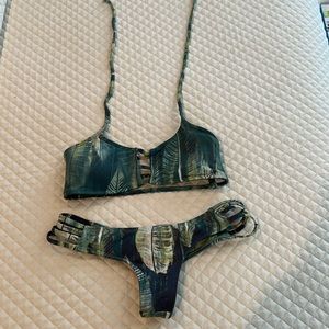 Midori bikinis super cute and in amazing condition worn a couple times